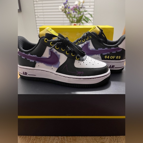 NWT Custom Limited Edition Nike AF1’s Wmn Size 5 - Picture 8 of 12